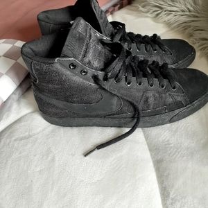 COPY - Nike Men High Tops size 8.5 all Black.